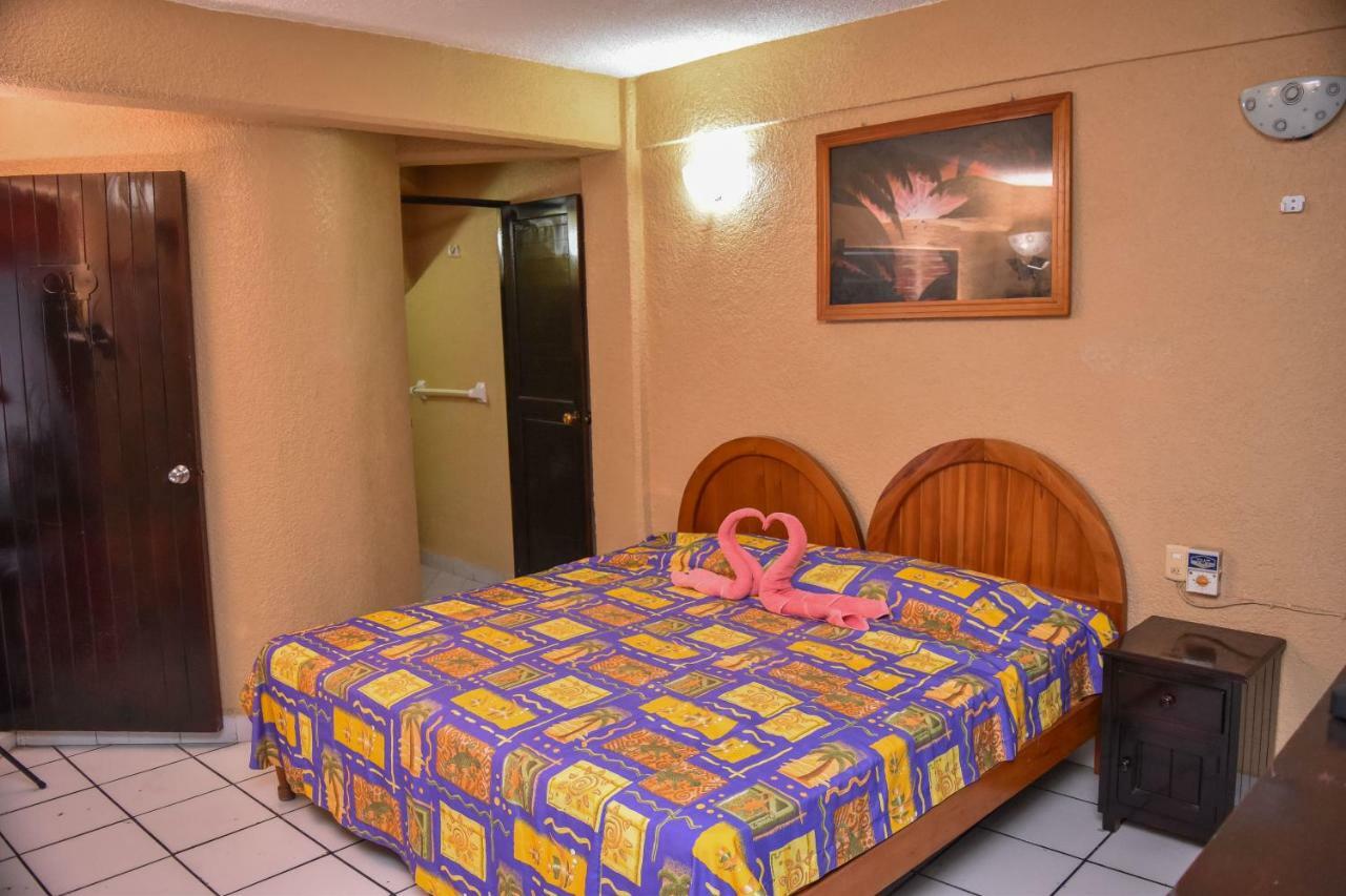 Hotel Gaby Inn Zihuatanejo Ngoại thất bức ảnh