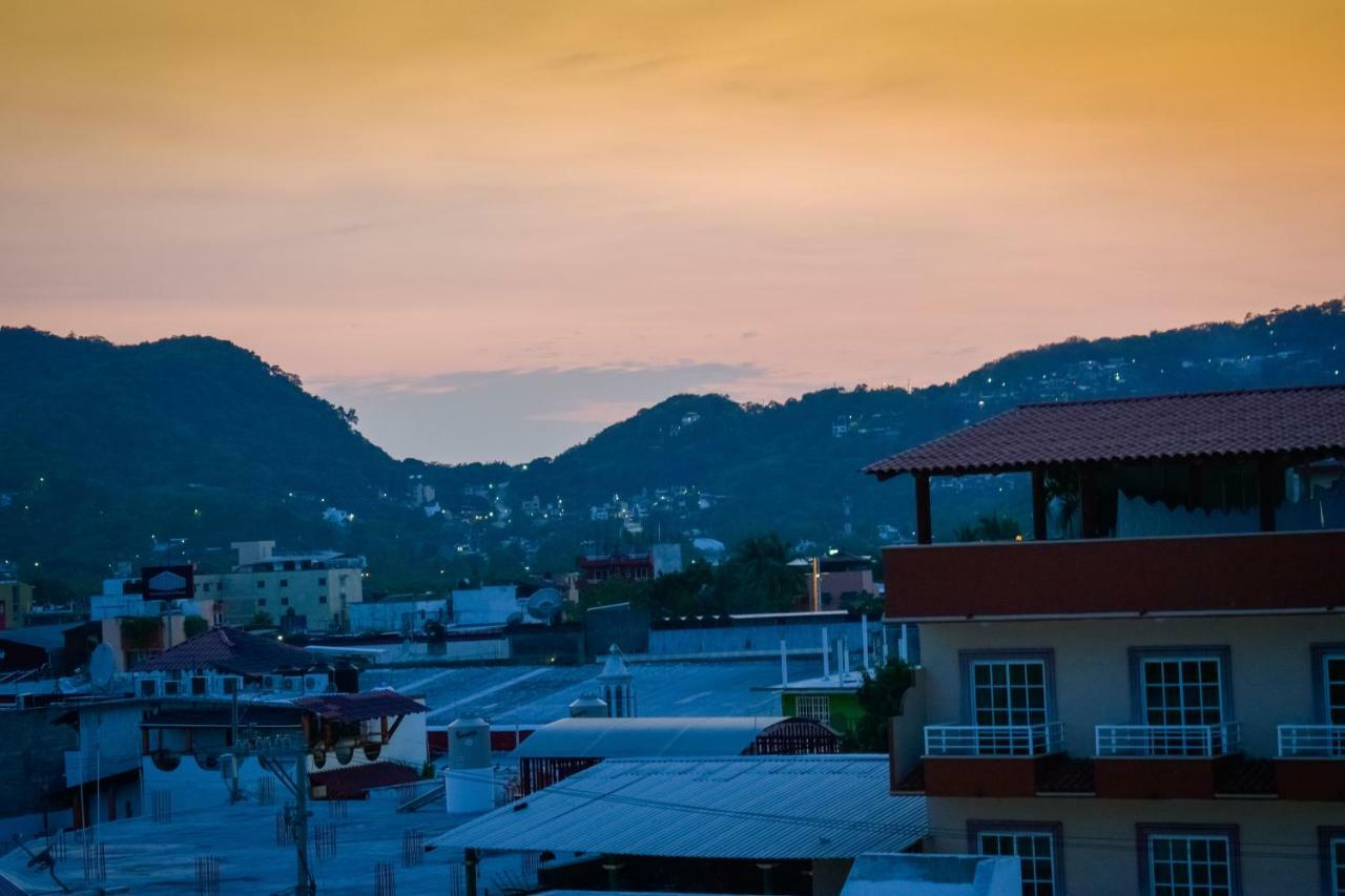 Hotel Gaby Inn Zihuatanejo Ngoại thất bức ảnh