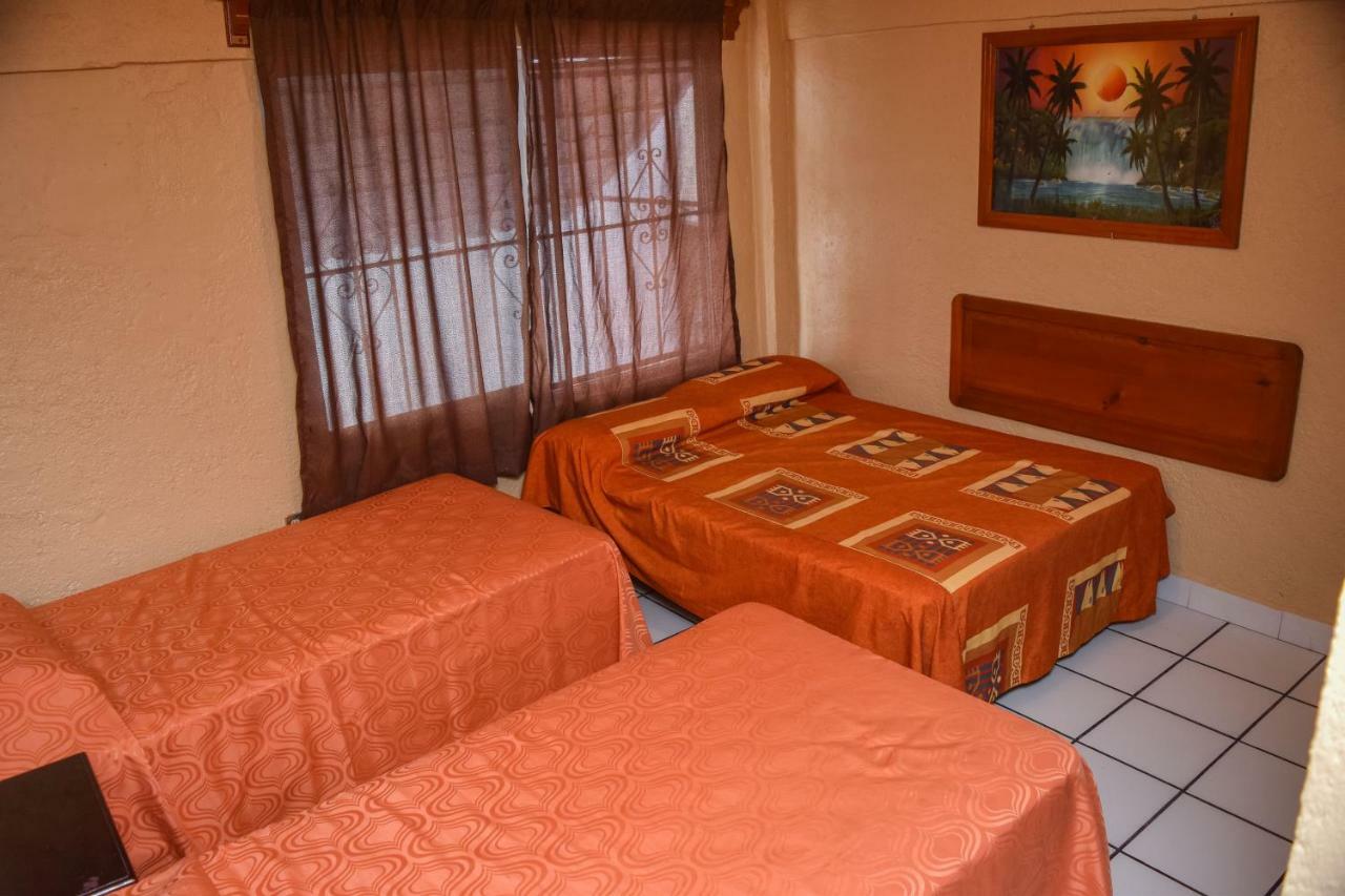 Hotel Gaby Inn Zihuatanejo Ngoại thất bức ảnh